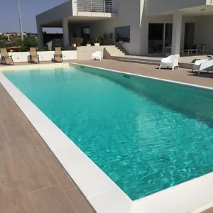 https://villa-flo-castellammare-del-golfo.sicilyhotelsitaly.net
